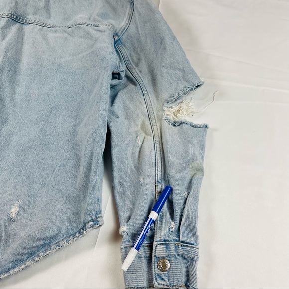 Zara - Oversized Light Wash Long Sleeve Distressed Denim Jean Jacket size:M - Picture 14 of 16